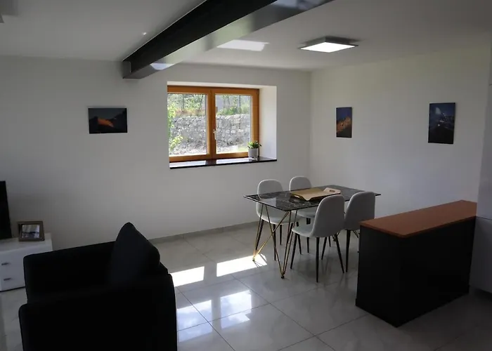 2,5 Pieces Et Daire Chamoson